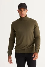Pánský khaki svetr ALTINYILDIZ CLASSICS s normálním střihem, standardním střihem proti žmolkování a plným rolákem.