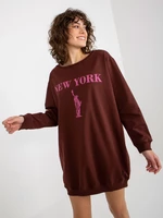 Dark brown and pink oversize sweatshirt with long print