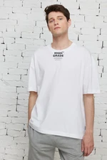 AC&Co / Altınyıldız Classics Men's White Oversized Loose Fit, Crew Neck 100% Cotton Printed T-Shirt.
