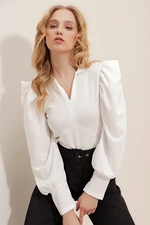 Trend Alaçatı Stili Women's White Full Collar Princess Sleeve Woven Crop Blouse Trend Alaçatı Stili Women's White Full Collar Princess Sleeve Woven Crop Blouse