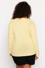 Trendyol Curve Světle žluté tlačítko s výstřihem do V Detailní pletený svetr