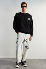 Trendyol Black Oversize/Wide-Cut Floral Embroidery Fleece Inside Cotton Sweatshirt