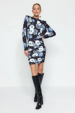 Trendyol Blue Printed Mini, elastické pletené šaty s polstrovaným preťahovaním vypasované/elegantné