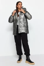 Trendyol Silver túlméretezett fényes vízlepergető felfújható kabát kapucnival