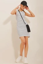 Trend Alaçatı Stili Women's White Crewneck Striped Sleeveless Knitwear Dress