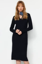 Trendyol Navy Blue Midi úplet Měkké texturované rolákové šaty