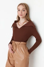 Trendyol barna gallér részletes kötöttáru pulóver