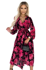 Pleated midi dress with neckline, long sleeves and Numoco belt