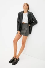 Trendyol antracitová mini sukňa s dvojradovým zapínaním a detailmi gombíkov