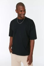 Pánské černé oversize/široké tričko Basic ze 100% bavlny Trendyol