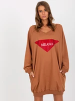 Light brown oversize long sweatshirt with app and inscription