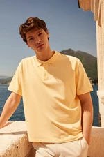 ALTINYILDIZ CLASSICS Men's Yellow 100% Cotton Roll-Up Collar Slim Fit Slim Fit Polo Neck Short Sleeved T-Shirt.