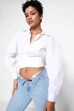 Trendyol White Fitted Crop Woven Shirt