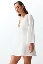 Trendyol bílý mini tkaný plážový šaty ze 100% bavlny s prémiovými doplňky