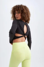 DEFACTO Slim Fit Crew Neck Long Sleeve T-Shirt