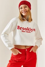 XHAN White Crew Neck Sweatshirt with Text Detail