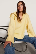 Trendyol Yellow Wide Fit Miękki teksturowany sweter z dzianiny basic
