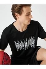 Koton Sports T-shirt with the slogan Printed Crew Neck Short Sleeved.
