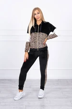Velour set with black leopard print