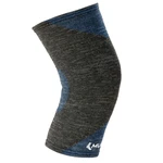 Mueller 4-Way Stretch Premium Knit Knee Support bandáž na koleno Velikost: S/M Mueller 4-Way Stretch Premium Knit Knee Support bandáž na koleno Velikost: S/M