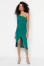 Trendyol Emerald Green dvojradové pletené večerné šaty s doplnkami