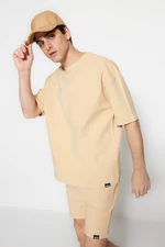 Trendyol Limited Edition Béžová pánska oversize 100% bavlna s etiketami, textúrované basic hrubé hrubé tričko.