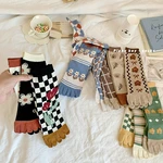 Womens Autumn And Winter Pure Cotton Five Finger Socks Printed Split Toe Socks Vintage Comfortable Socks