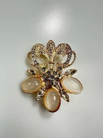 Brooch XZ459-74 Gold + White