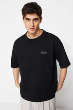Trendyol Black Oversize 100% bawełniana koszulka z minimalnym nadrukiem