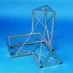 Alutruss DECOTRUSS SAL 33 3-bodová rampa rohové viazanie na 3 smermi 90 °