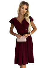 Dress with neckline and short sleeves Numoco
