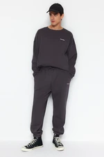 Trendyol Anthracite Men's Oversize Text Printed Tracksuit Set with Soft Pillow and Pillow.