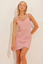 Trend Alaçatı Stili Women's Pink Straps and Gippes Concealed Zipper Mini Dress
