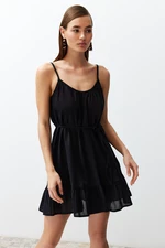 Trendyol čierne mini tkané plážové šaty s opaskom a volánmi