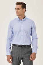 ALTINYILDIZ CLASSICS Men's Light Blue Non-Iron Non-iron Slim Fit Slim-Fit 100% Cotton Buttoned Collar Shirt.