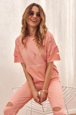 Fashionable sports set with powder cuts