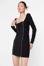 Trendyol Black Stone Stripe detailne tkané štýlové večerné šaty