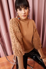 Olalook Dámské mléčně hnědé rukávy Detail Měkký texturovaný pletený svetr