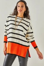 Olalook Women's Pomegranate Color Block Slit Oversize Knitwear Sweater