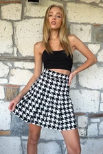 Trend Alaçatı Stili Women's Black and White Houndstooth Patterned Pleated Skirt