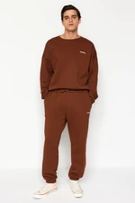 Trendyol Dark Brown Men's Oversize Text Printed Tracksuit Set with Soft Pillows.