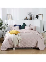 Edoti Quilted bedspread Pompoo A735