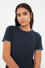 T-shirt da donna Trendyol Embroidered