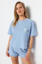 Súprava pyžama s potlačou z modrého bavlneného trička a šortiek od značky Trendyol