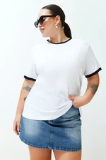 Trendyol Curve White Color Block Detailed Boyfriend Knitted T-shirt