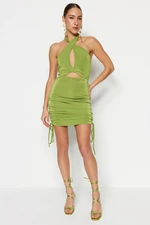 Trendyol zelené vypasované okno / vystřižené pletené podrobné elegantní večerní šaty