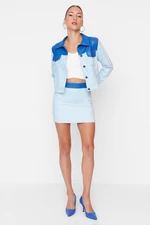 Modrá mini sukňa z umelej kože s pásom od značky Trendyol