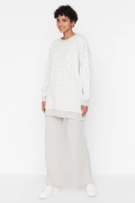 Sada pleteného svetru a kalhot s geometrickým vzorem v béžové barvě od značky Trendyol
