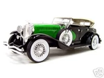 1934 Duesenberg Model J Black and Green with Cream Top 1/18 Diecast Model Car by Signature Models
