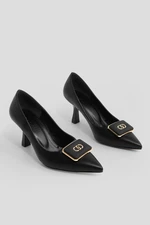 Dámske topánky Marjin s tenkým podpätkom, špičatou špičkou a prackou, klasické podpätky Elsem čierne